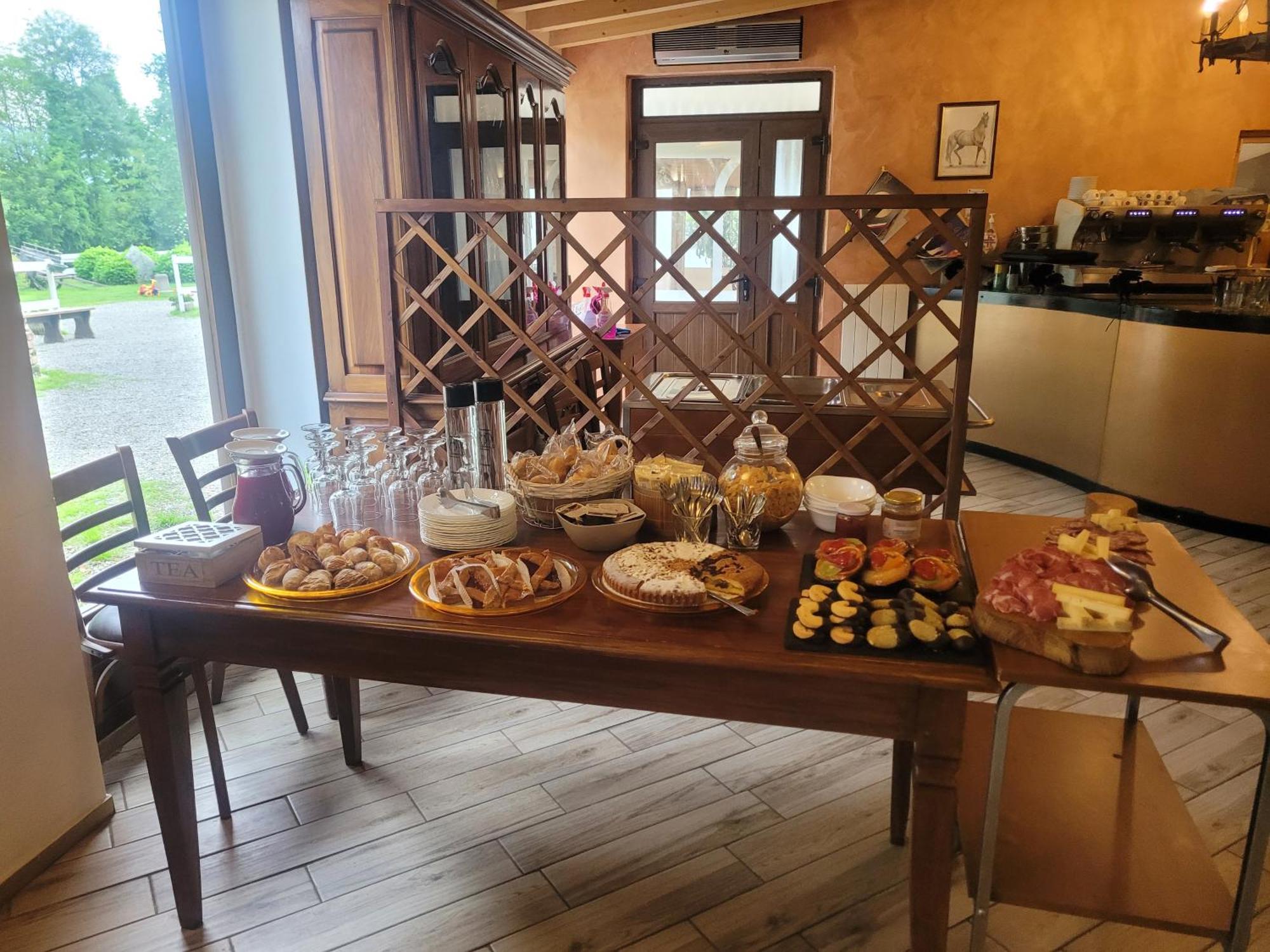 Agriturismo La Fornace Centro Ippico コモ エクステリア 写真